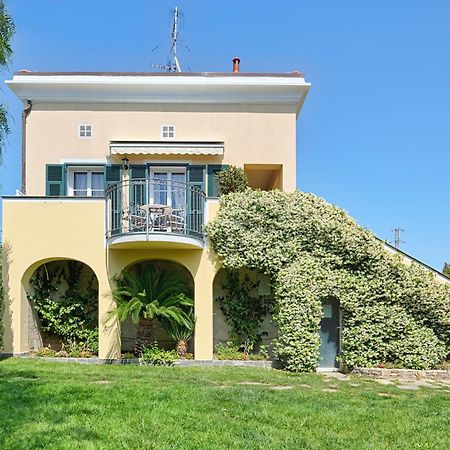 Casa Vacanze Nel Giardino Di Renzo Imperia Dış mekan fotoğraf