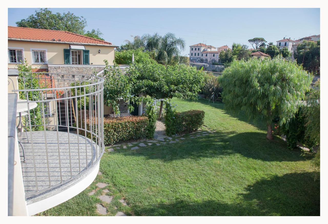 Casa Vacanze Nel Giardino Di Renzo Imperia Dış mekan fotoğraf