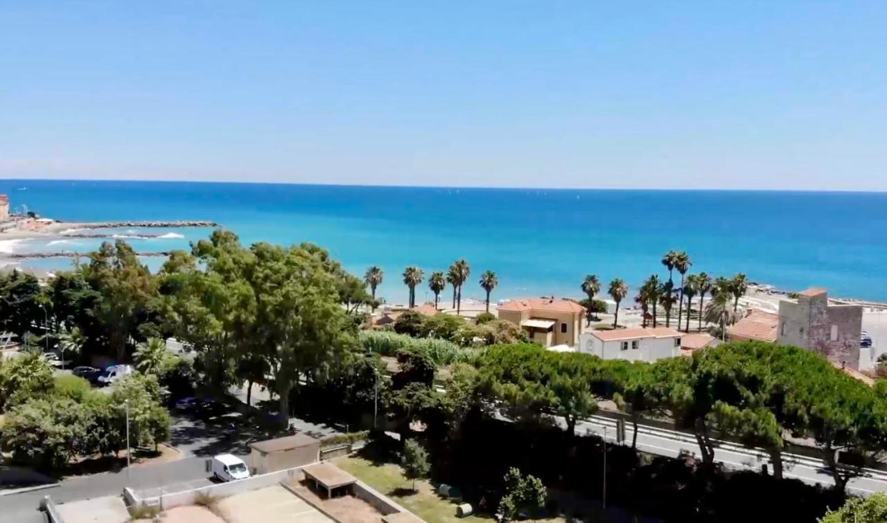 Casa Vacanze Nel Giardino Di Renzo Imperia Dış mekan fotoğraf