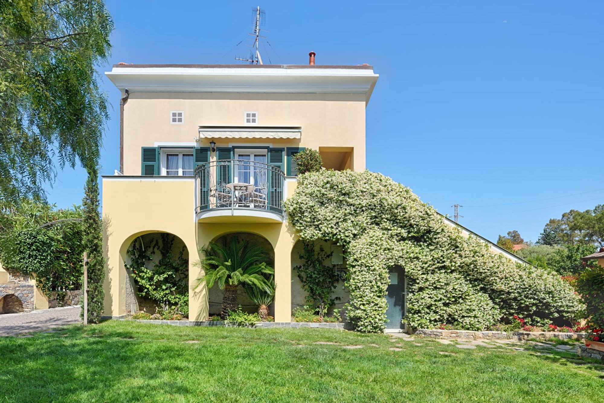 Casa Vacanze Nel Giardino Di Renzo Imperia Dış mekan fotoğraf