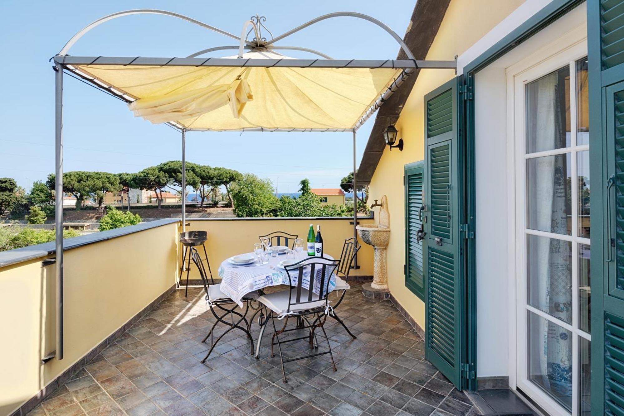 Casa Vacanze Nel Giardino Di Renzo Imperia Dış mekan fotoğraf